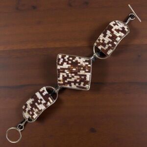 Beaded Linked Wire Bracelet / Brown & White Bead Woven Silver Toggle